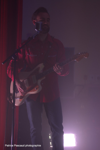 Photo Guitariste Concert Groupe Crazy Dolls and the Bollocks - Les Loges Virelartdaise - Virelade