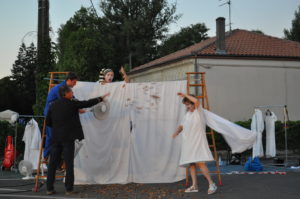 Photo de la pièce Le Barbouillé de la troupe de théâtre Les Sans Scène Fixe pour le festival Aux 1ères Loges à Virelade - Les Loges Virelartdaise