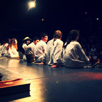 Photo de la troupe de théâtre Atelier des 2 Rives - Festival Aux 1ères Loges - Les Loges Virelartdaise