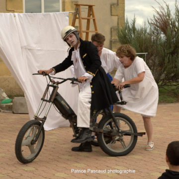 Photo Théâtre Compagne Sans Scène Fixe au festival Aux 1ères Loges - Les Loges Virelartdaise