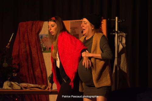 Le pere Noel est une ordure Compagnies Academie des Arts Aux 1eres Loges Les Loges Virelartdaise 2023 (14)