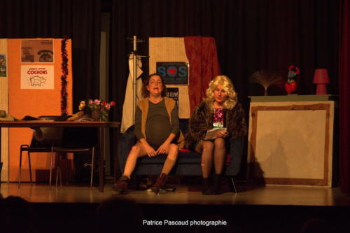 Le pere Noel est une ordure Compagnies Academie des Arts Aux 1eres Loges Les Loges Virelartdaise 2023 (20)