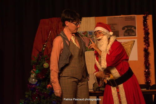 Le pere Noel est une ordure Compagnies Academie des Arts Aux 1eres Loges Les Loges Virelartdaise 2023 (24)