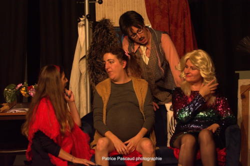 Le pere Noel est une ordure Compagnies Academie des Arts Aux 1eres Loges Les Loges Virelartdaise 2023 (27)