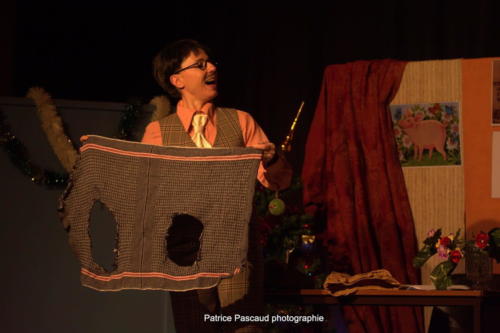 Le pere Noel est une ordure Compagnies Academie des Arts Aux 1eres Loges Les Loges Virelartdaise 2023 (3)