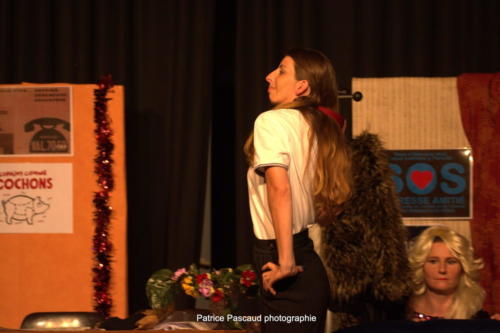 Le pere Noel est une ordure Compagnies Academie des Arts Aux 1eres Loges Les Loges Virelartdaise 2023 (34)