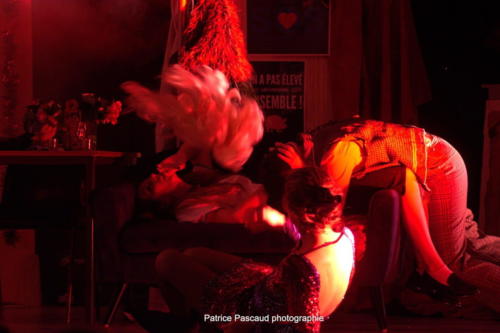 Le pere Noel est une ordure Compagnies Academie des Arts Aux 1eres Loges Les Loges Virelartdaise 2023 (41)