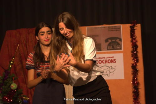 Le pere Noel est une ordure Compagnies Academie des Arts Aux 1eres Loges Les Loges Virelartdaise 2023 (58)