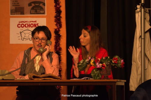 Le pere Noel est une ordure Compagnies Academie des Arts Aux 1eres Loges Les Loges Virelartdaise 2023 (6)