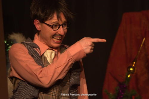 Le pere Noel est une ordure Compagnies Academie des Arts Aux 1eres Loges Les Loges Virelartdaise 2023 (60)