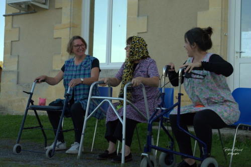 Festival Aux 1eres Loges 2024 Les Loges Virelartdaise Virelade Piece a Mourir Debout (13)