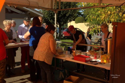 Festival Aux 1eres Loges 2024 Les Loges Virelartdaise Virelade Stands Benevoles (16)