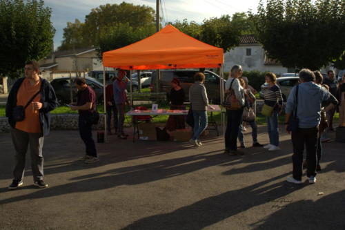 Festival Aux 1eres Loges 2024 Les Loges Virelartdaise Virelade Stands Benevoles (5)