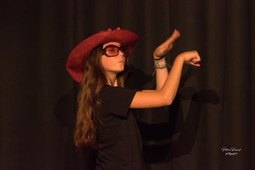 Festival Aux 1eres Loges 2024 Les Loges Virelartdaise Virelade Voyage en Absurdie (22)