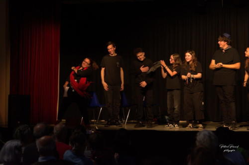 Festival Aux 1eres Loges 2024 Les Loges Virelartdaise Virelade Voyage en Absurdie (36)