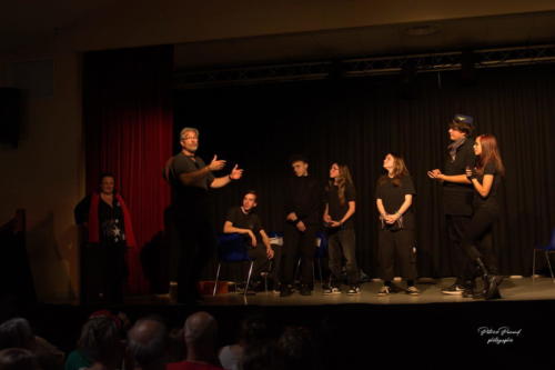 Festival Aux 1eres Loges 2024 Les Loges Virelartdaise Virelade Voyage en Absurdie (38)