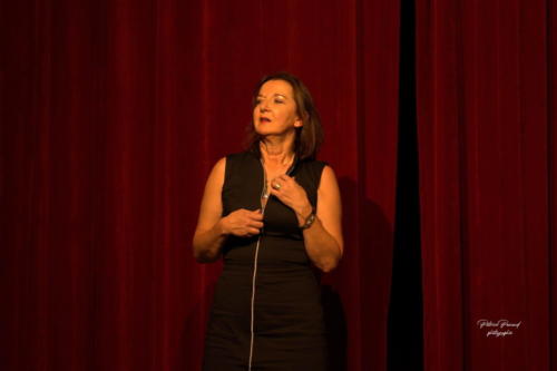 Festival Aux 1eres Loges 2024 Les Loges Virelartdaise Virelade Virginie toujours celibataire (12)