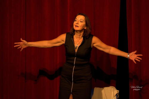 Festival Aux 1eres Loges 2024 Les Loges Virelartdaise Virelade Virginie toujours celibataire (23)