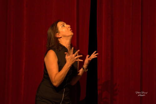 Festival Aux 1eres Loges 2024 Les Loges Virelartdaise Virelade Virginie toujours celibataire (7)