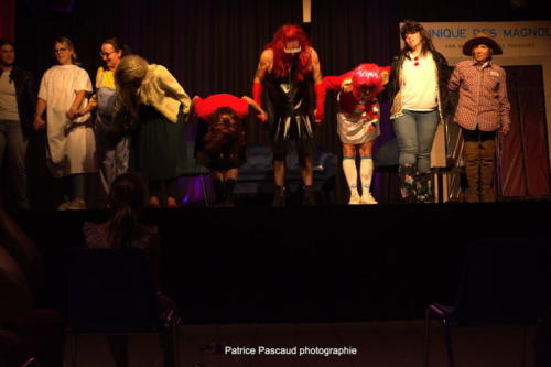 Festival Aux 1eres Loges 2023 Et Dieu Crea les fans Les Loges Virelartdaise (59)