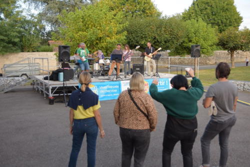 Scene d ete Virelade 2025 Les Loges Virelart daise Concert Acousteel Gang (12)