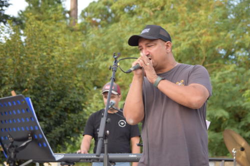 Scene d ete Virelade 2025 Les Loges Virelart daise Concert Acousteel Gang (15)