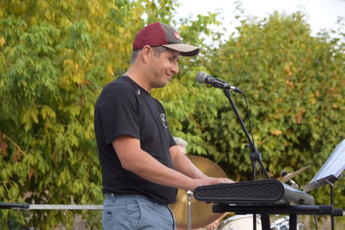 Scene d ete Virelade 2025 Les Loges Virelart daise Concert Acousteel Gang (18)