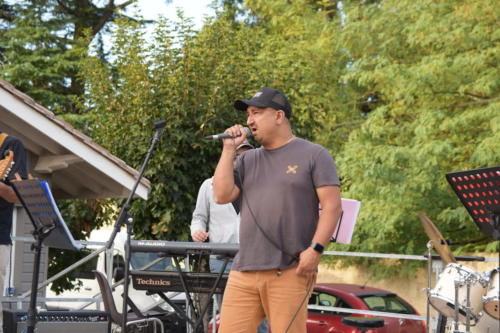 Scene d ete Virelade 2025 Les Loges Virelart daise Concert Acousteel Gang (4)