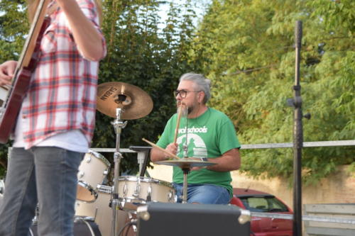 Scene d ete Virelade 2025 Les Loges Virelart daise Concert Acousteel Gang (5)