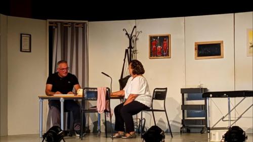 Sur le marché par Volancia Festival Théâtre Aux 1ères Loges Les Loges Virelart'daise - 01 (11)