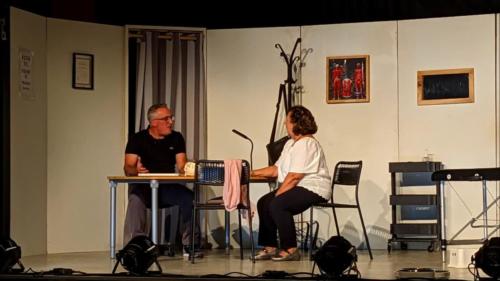 Sur le marché par Volancia Festival Théâtre Aux 1ères Loges Les Loges Virelart'daise - 01 (12)