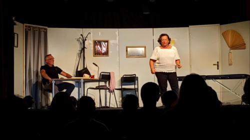 Sur le marché par Volancia Festival Théâtre Aux 1ères Loges Les Loges Virelart'daise - 01 (15)