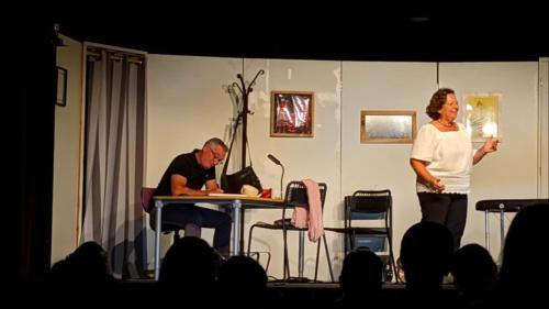 Sur le marché par Volancia Festival Théâtre Aux 1ères Loges Les Loges Virelart'daise - 01 (17)