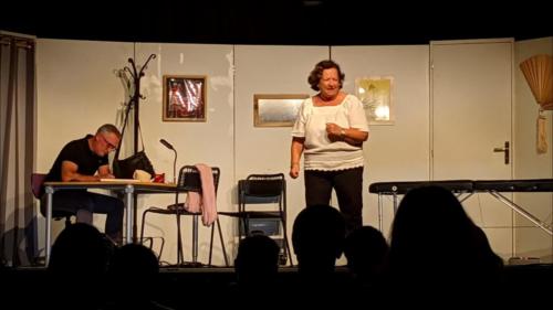 Sur le marché par Volancia Festival Théâtre Aux 1ères Loges Les Loges Virelart'daise - 01 (18)