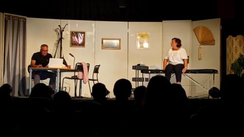 Sur le marché par Volancia Festival Théâtre Aux 1ères Loges Les Loges Virelart'daise - 01 (20)