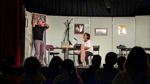 Sur le marché par Volancia Festival Théâtre Aux 1ères Loges Les Loges Virelart'daise - 01 (29)