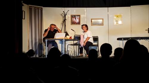 Sur le marché par Volancia Festival Théâtre Aux 1ères Loges Les Loges Virelart'daise - 01 (5)