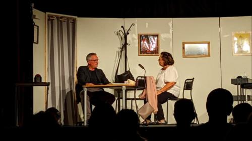 Sur le marché par Volancia Festival Théâtre Aux 1ères Loges Les Loges Virelart'daise - 01 (55)