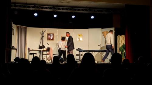 Sur le marché par Volancia Festival Théâtre Aux 1ères Loges Les Loges Virelart'daise - 01 (67)