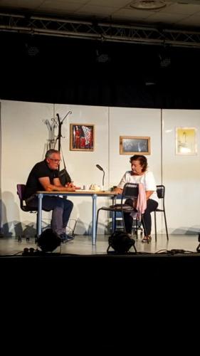 Sur le marché par Volancia Festival Théâtre Aux 1ères Loges Les Loges Virelart'daise - 01 (75)