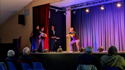 Theatre d'improvisation par Les Titans Festival Théâtre Aux 1ères Loges Les Loges Virelart'daise - 01 (49)
