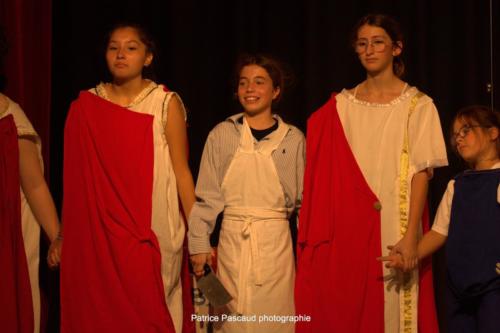 Ecole de théâtre Thalie, pièce Le Tournoi au Festival Aux 1ères Loges - Les Loges Virelart'daise 1