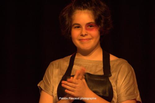 Ecole de Théâtre Thalie, pièce Enquête sur l'Olympe, au Festival Aux 1ères Loges - Les Loges Virelart'daise 4