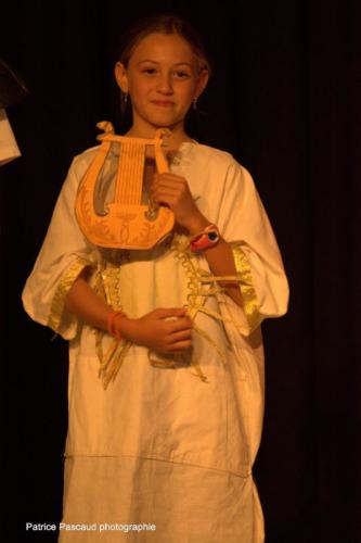 Ecole de Théâtre Thalie, pièce Enquête sur l'Olympe, au Festival Aux 1ères Loges - Les Loges Virelart'daise 12