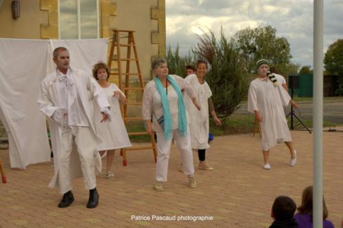 Troupe de Théâtre Les Sans Scène Fixe, pièce Le Barbouillé au Festival Aux 1ères Loges - Les Loges Virelart'daise 10