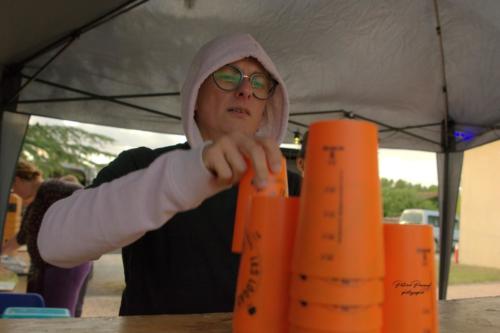 Marion au bar de la Guinguette - Les Loges Virelart'daise