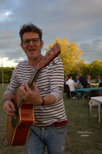 Karl à la Guinguette - Les Loges Virelart'daise