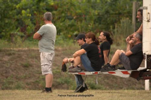 Pause pendant l'installation de la scène du Festival Musica Vir'Live de Virelade