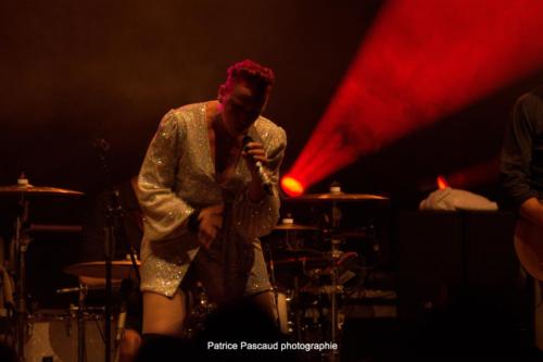 Emilie au micro du groupe Madame Rouge - Festival Musica Vir'Live - Virelade - Les Loges Virelart'daise