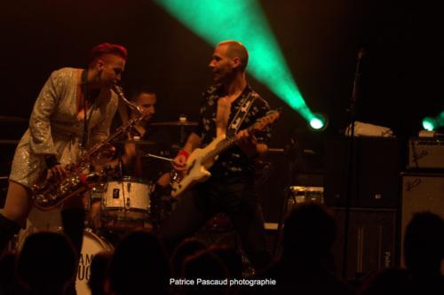 Emilie au saxophone et Gaby de Madame Rouge - Festival Musica Vir'Live - Virelade - Les Loges Virelart'daise